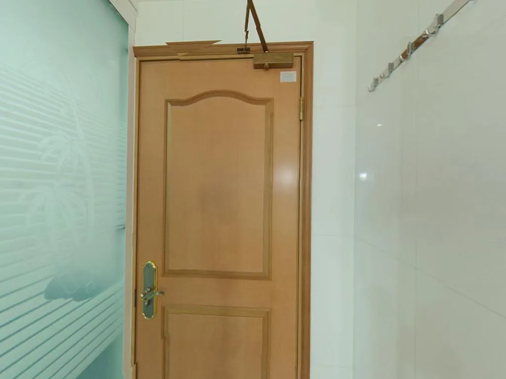 Cosmic Guest House Kowloon  0*, Kowloon (Hong Kong)