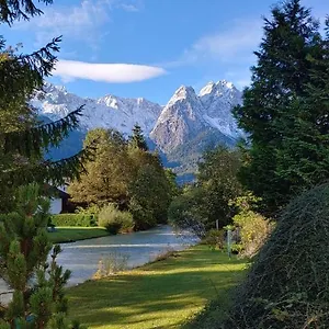 https://riverside-apartment.com-bavaria.com
