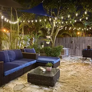 https://casa-con-parqueo-privado-patio-y-jacuzzi.comcaribbean.com