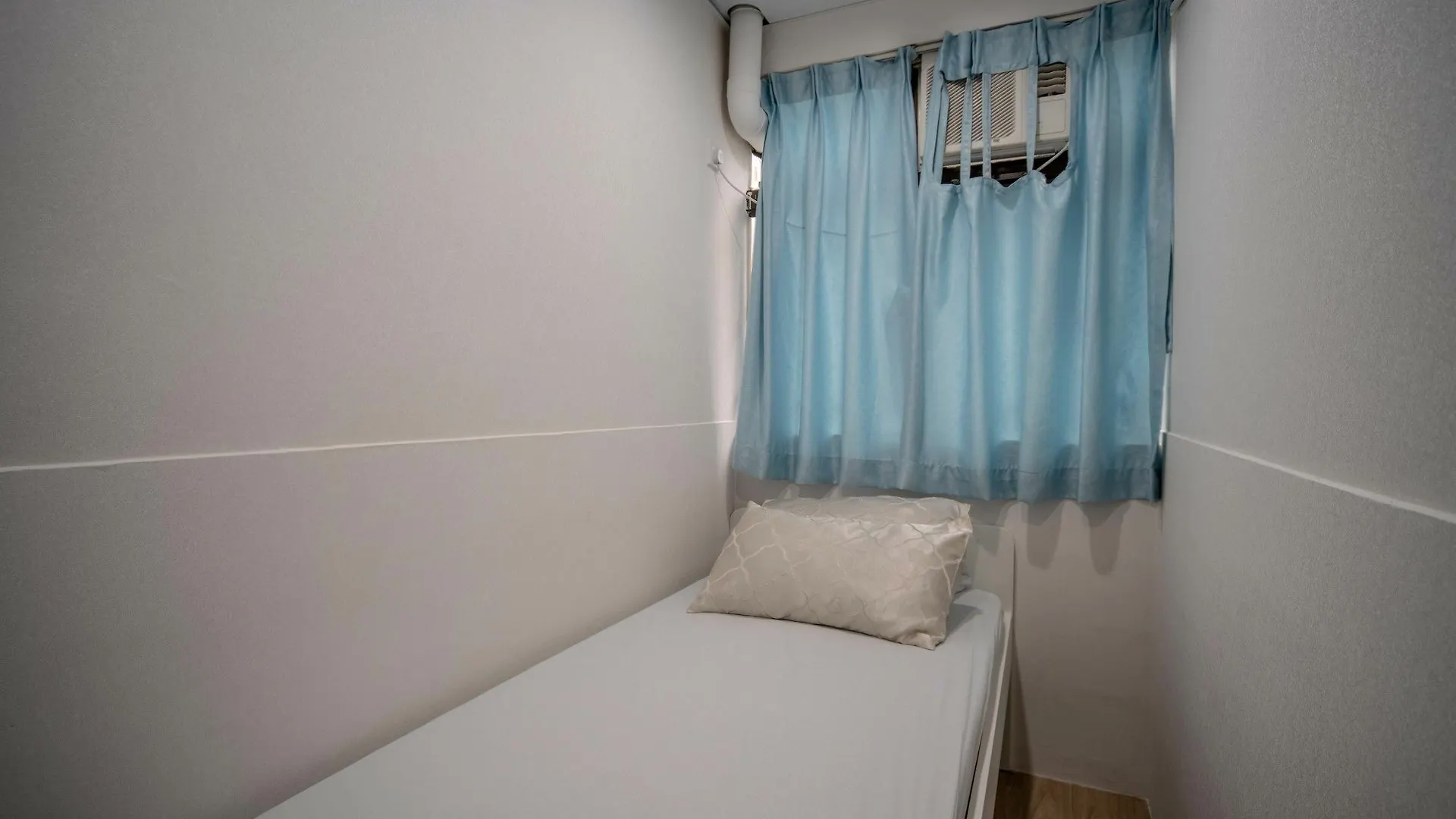 Cosmic Guest House Kowloon