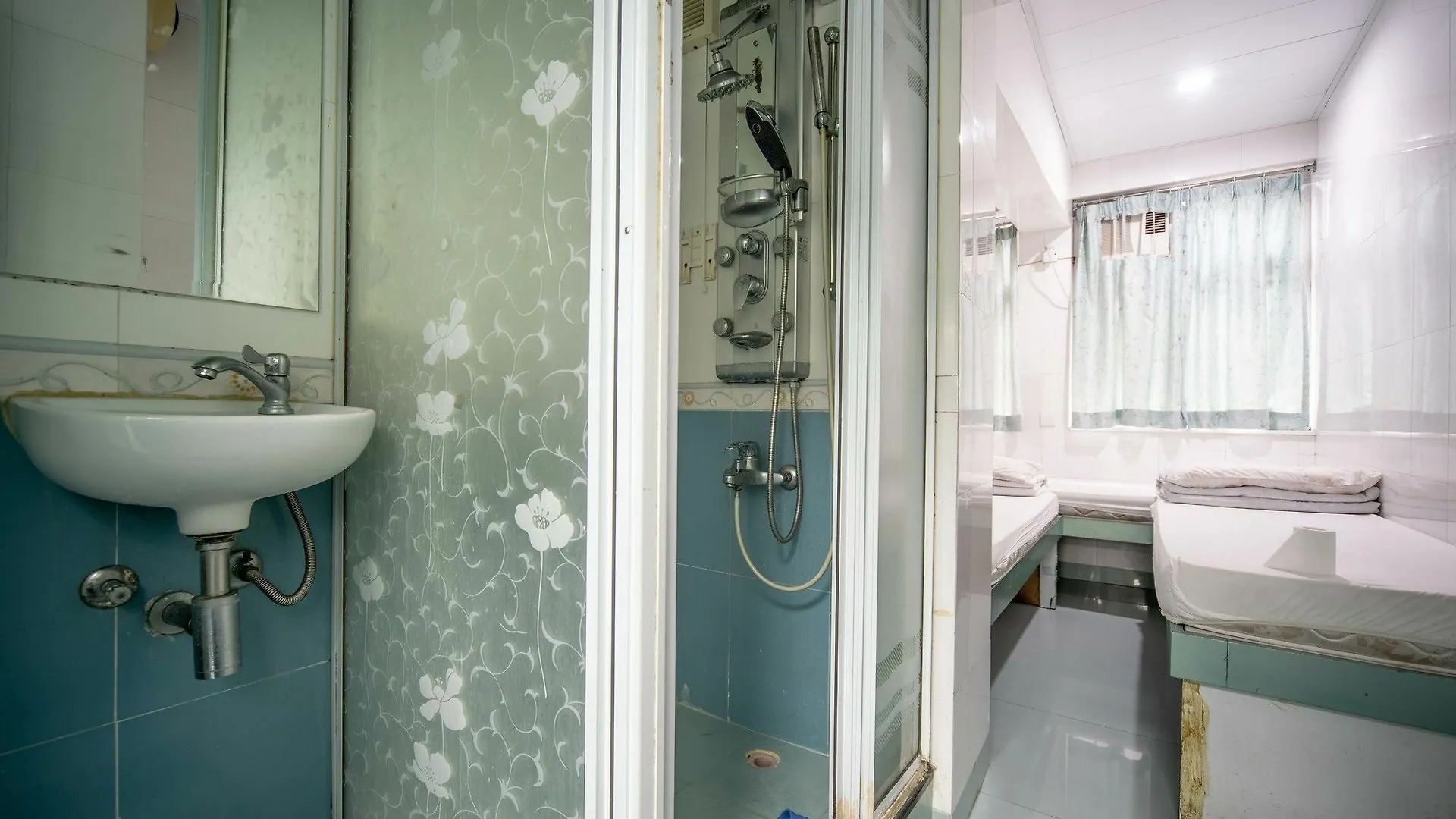 Cosmic Guest House Kowloon