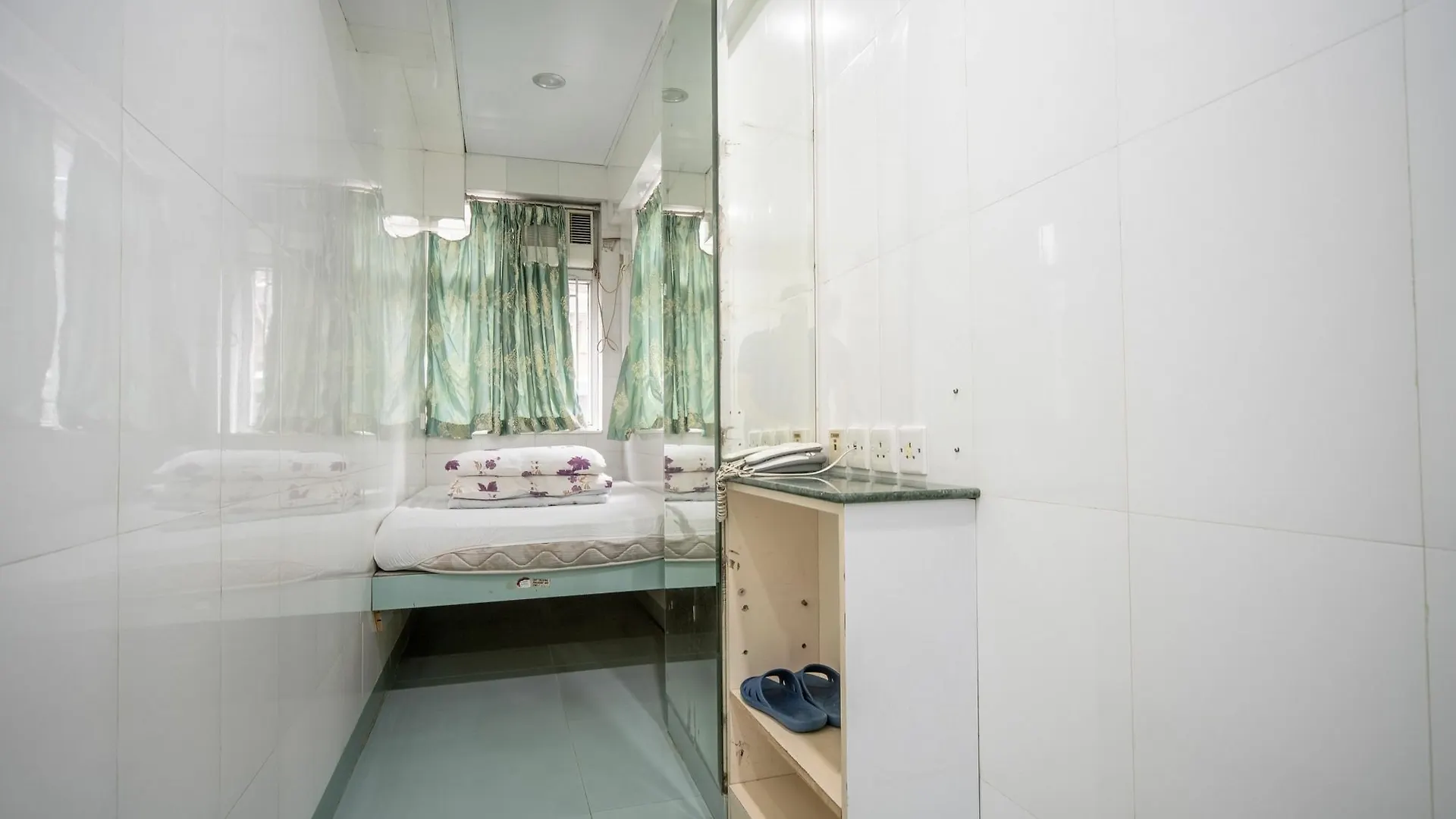 Cosmic Guest House Kowloon  0*, Kowloon (Hong Kong) China
